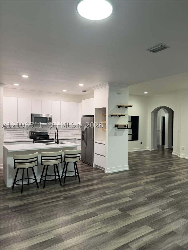 4 bedroom SingleFamilyResidence at 11868 SW 253rd St, Hemingway Point, Homestead — photo 2
