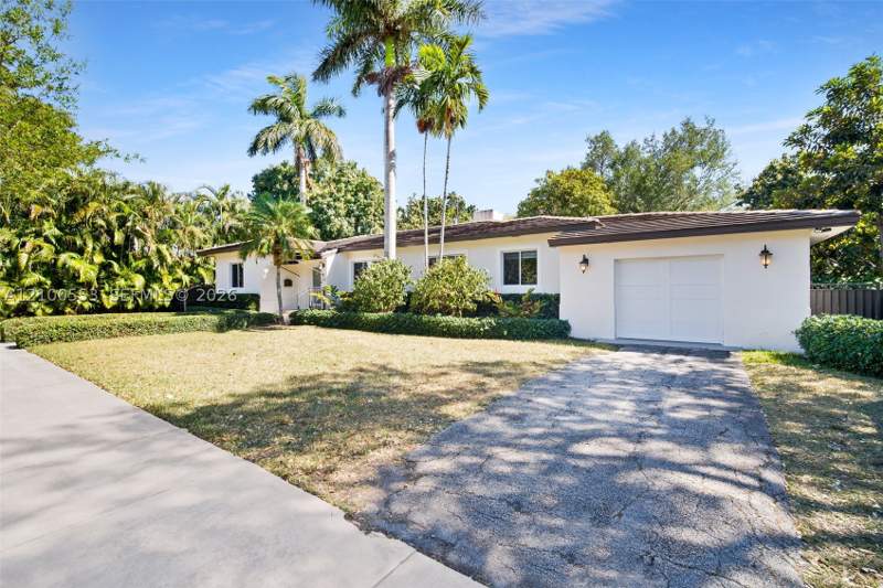 3 bedroom SingleFamilyResidence at 330 Viscaya Ave, Coconut Grove Sec 1-Coral, Coral Gables — photo 2