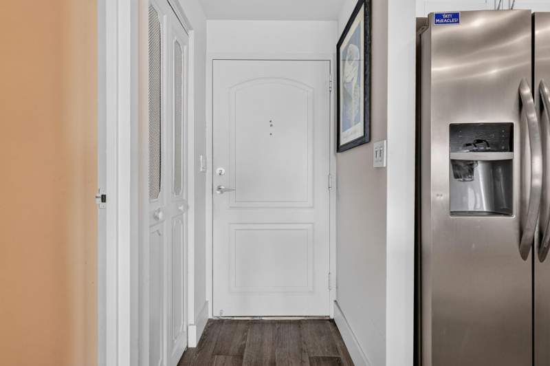 1 bedroom Condominium at 3625 N Country Club Drive 1807, Aventura Eldorado Condo, Aventura — photo 4