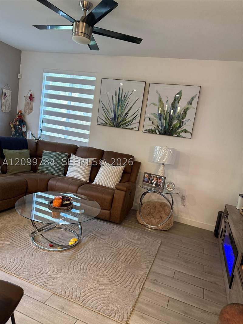 4 bedroom Townhouse at 1020 SE 23rd Ter, Towns At Seascape, Homestead — photo 3