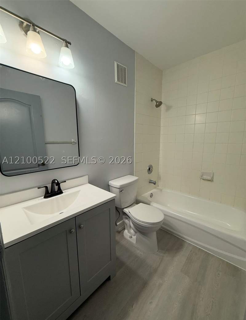 2 bedroom Condominium at 17800 NW 73rd Ave 205-21, Shoma Homes At Country Cl, Hialeah — photo 5