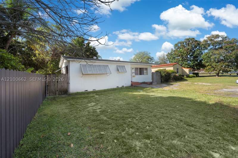 3 bedroom SingleFamilyResidence at 5886 SW 20th St, Coral Way Sec C, Miami — photo 2