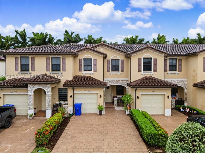 3 bedroom Townhouse at 11266 SW 250th Ter, Coco Palm Villas, Homestead — photo 2