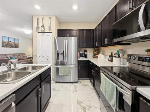 11266 SW 250th Ter, Homestead FL - photo 6 of 34