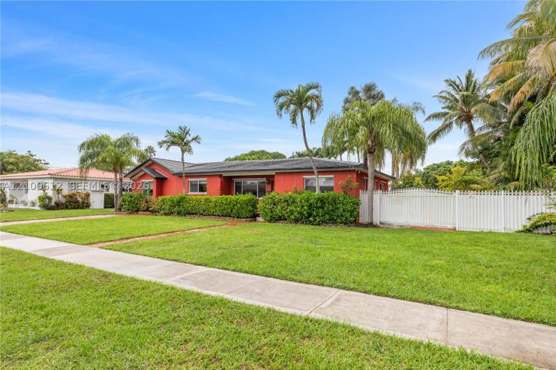 4 bedroom SingleFamilyResidence at 6625 SW 47th St, Bird Road Terrace, Miami — photo 2