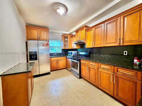 2141 NE 124th St, North Miami FL - photo 8 of 20
