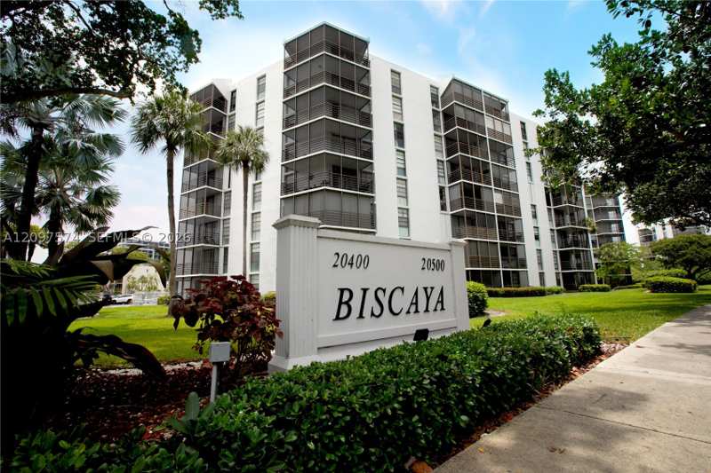 2 bedroom Condominium at 20500 W Country Club Dr 714, Biscaya III Condo, Aventura — photo 1