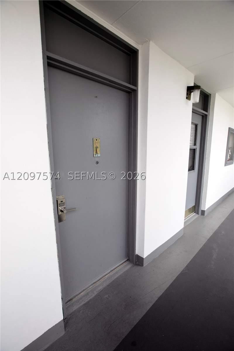 2 bedroom Condominium at 20500 W Country Club Dr 714, Biscaya III Condo, Aventura — photo 2