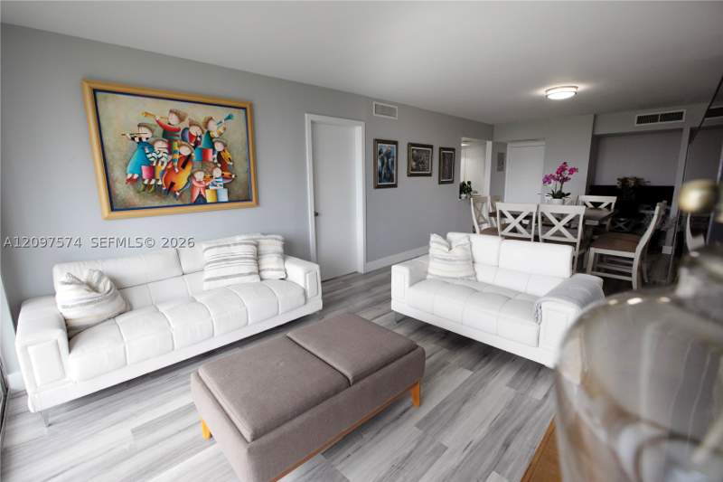 2 bedroom Condominium at 20500 W Country Club Dr 714, Biscaya III Condo, Aventura — photo 5