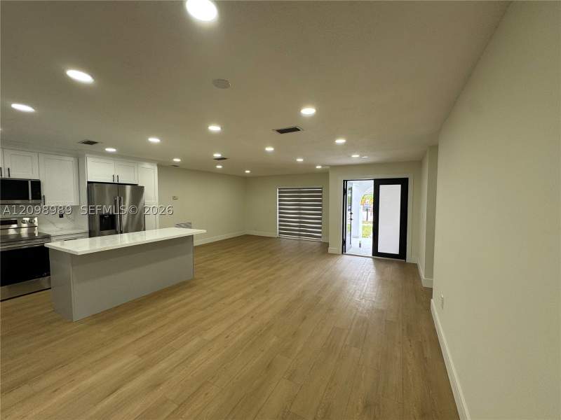 3 bedroom SingleFamilyResidence at 13354 SW 1st Ter, Univ Park East Sec 1, Miami — photo 4