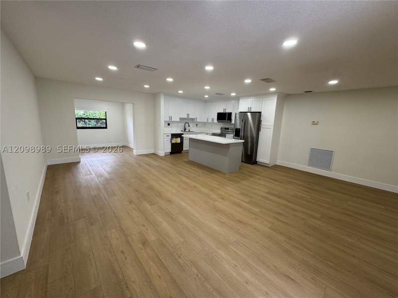 3 bedroom SingleFamilyResidence at 13354 SW 1st Ter, Univ Park East Sec 1, Miami — photo 5