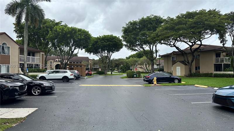 2 bedroom Condominium at 4870 NW 102nd Ave 104-7, Doral Park C Club Villas, Doral — photo 2