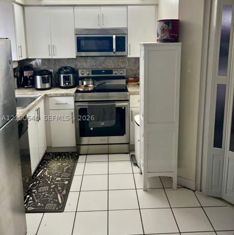 6115 NW 186th St 301, Hialeah FL - photo 10 of 23