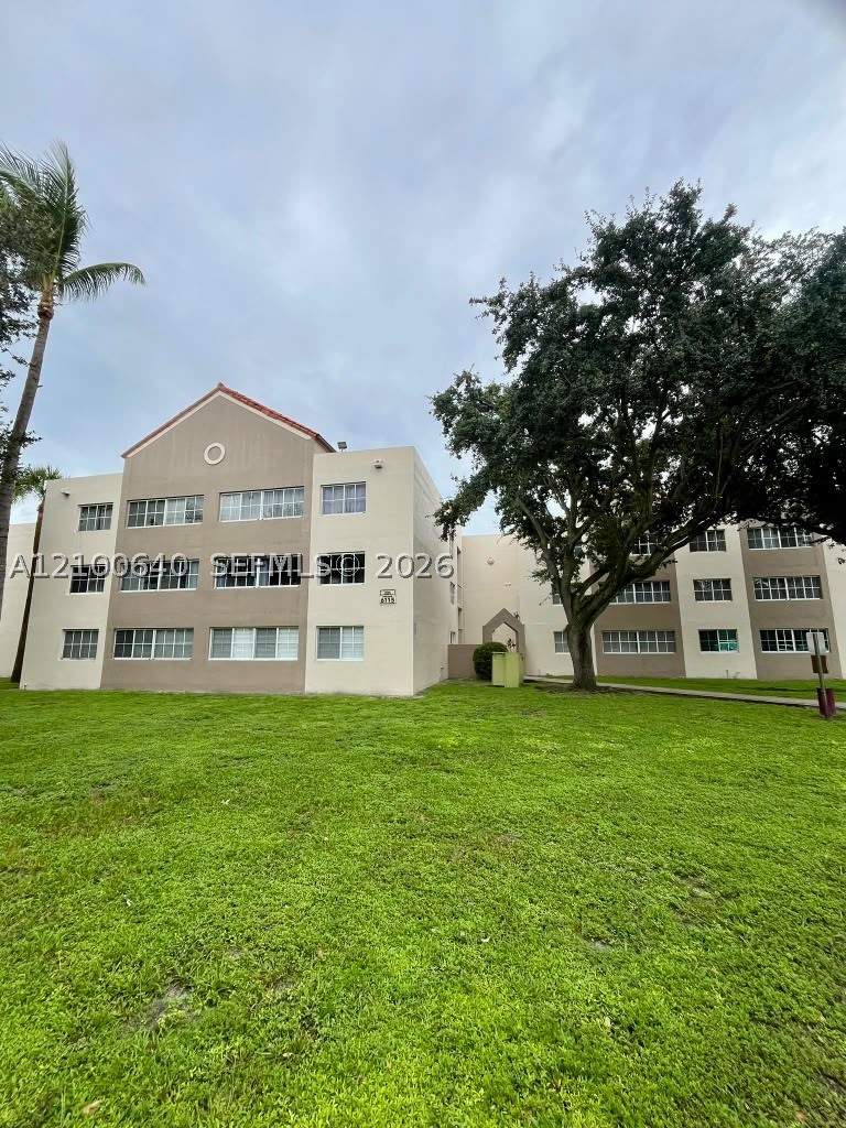 2 bedroom Condominium at 6115 NW 186th St 301, Mirassou Condo, Hialeah — photo 2