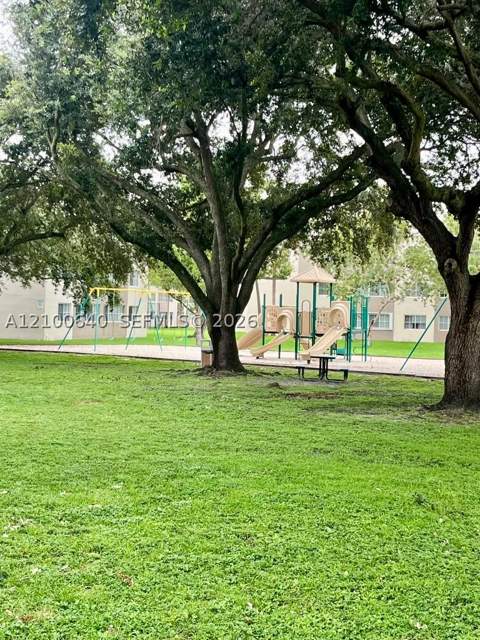 6115 NW 186th St 301, Hialeah FL - photo 6 of 23