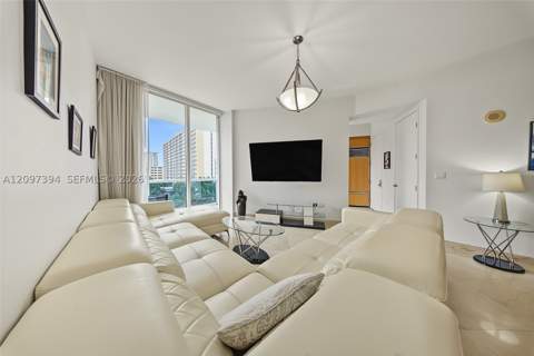 15901 Collins Ave 405, Sunny Isles Beach FL - photo 6 of 35
