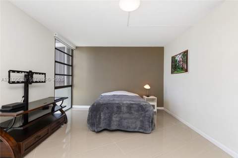 20400 W Country Club Dr 605, Aventura FL - photo 10 of 35