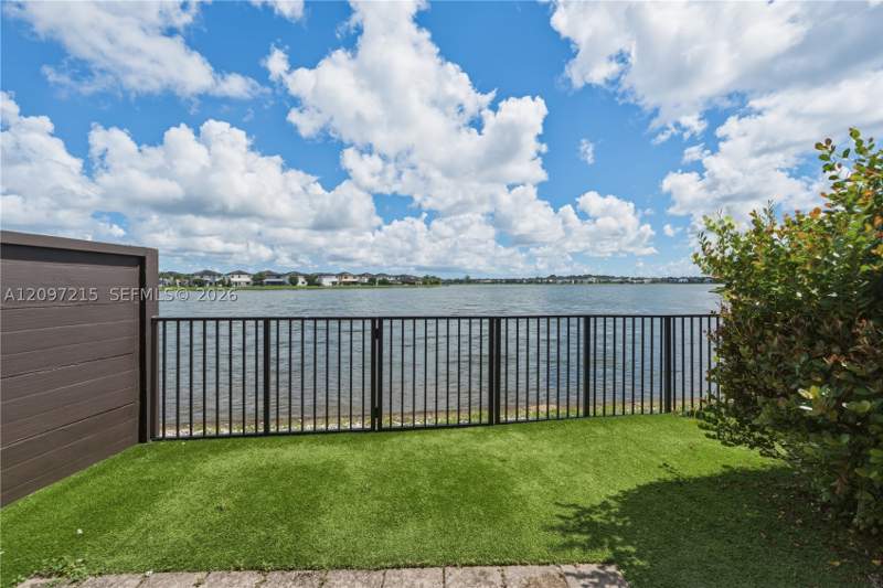 3 bedroom Townhouse at 15965 NW 91st Ct 15965, Dunnwoody Lake, Miami Lakes — photo 2