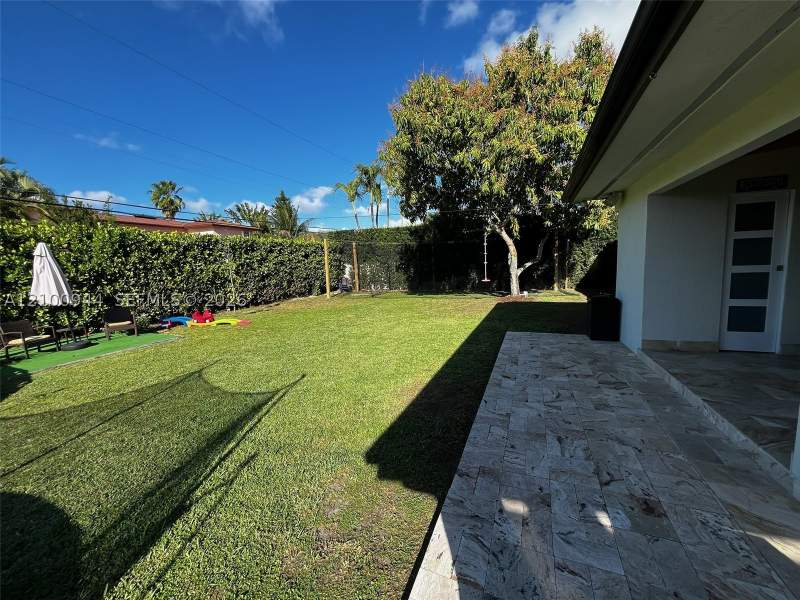 4 bedroom SingleFamilyResidence at 9975 NW 27th Ter, Vanderbilt Park Amd Pl, Doral — photo 4