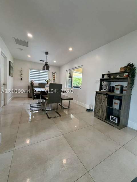 9975 NW 27th Ter, Doral FL - photo 8 of 14