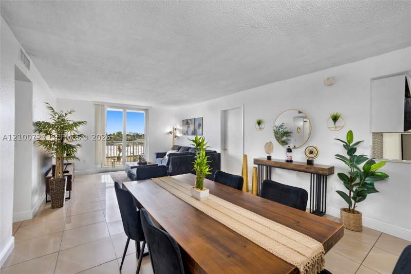 3 bedroom Condominium at 1251 NE 108th St 501, Harbour Pointe Of Miami C, Miami — photo 5