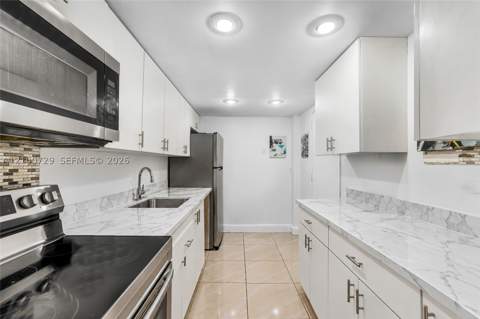 1251 NE 108th St 501, Miami FL - photo 6 of 36