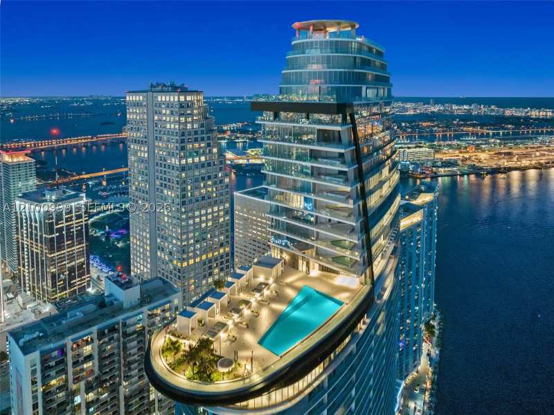 1 bedroom Condominium at 300 Biscayne Boulevard Way 506E, 300 Biscayne Blvd Way Cond, Miami — photo 1