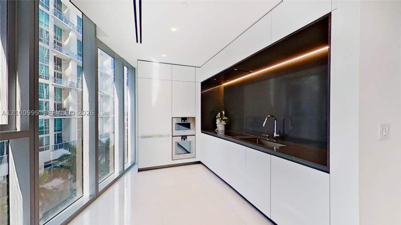 1 bedroom Condominium at 300 Biscayne Boulevard Way 506E, 300 Biscayne Blvd Way Cond, Miami — photo 3