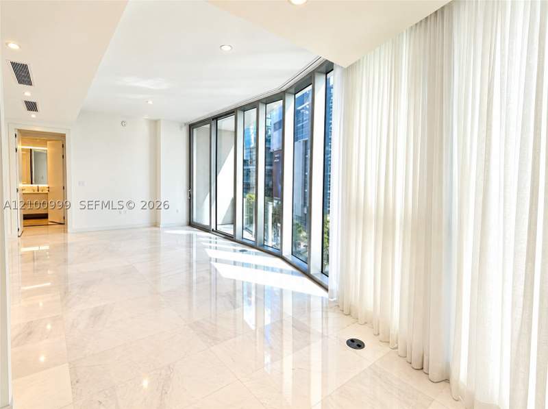 1 bedroom Condominium at 300 Biscayne Boulevard Way 506E, 300 Biscayne Blvd Way Cond, Miami — photo 5