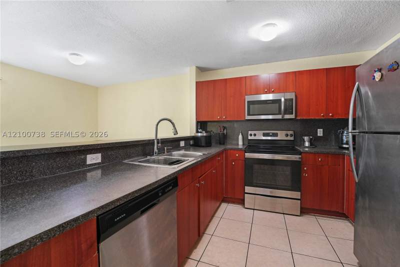 4 bedroom SingleFamilyResidence at 10170 W Fern St, Map Of Perrine, Miami — photo 5