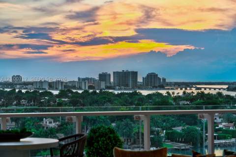 5775 Collins Ave 1005, Miami Beach FL - photo 8 of 26