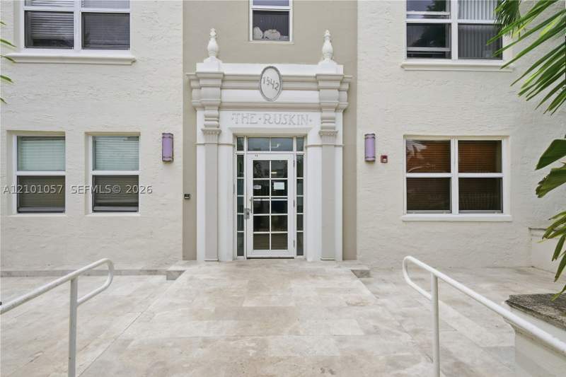 1 bedroom Condominium at 1542 Drexel Ave 301, The Ruskin Condo, Miami Beach — photo 3
