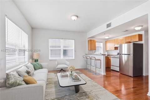 1542 Drexel Ave 301, Miami Beach FL - photo 7 of 43
