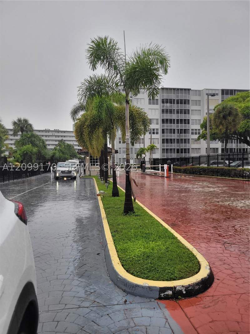 2 bedroom Condominium at 1770 NE 191st St 615-1, Jade Winds Group -, Miami — photo 3