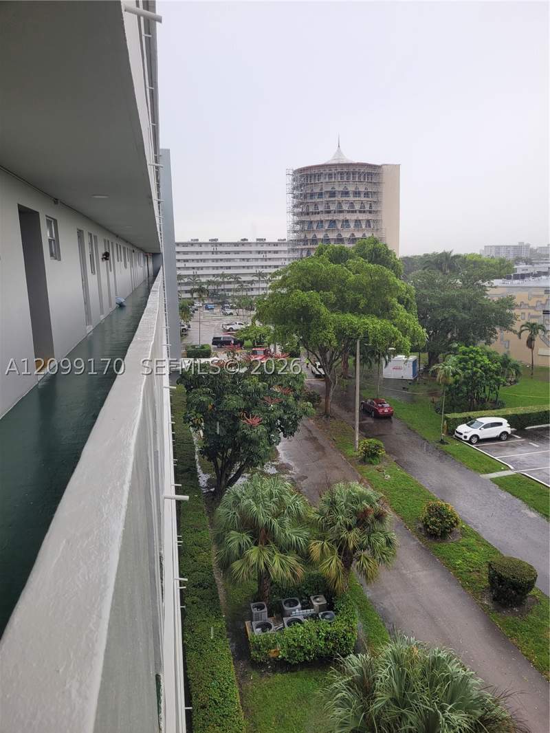 2 bedroom Condominium at 1770 NE 191st St 615-1, Jade Winds Group -, Miami — photo 5