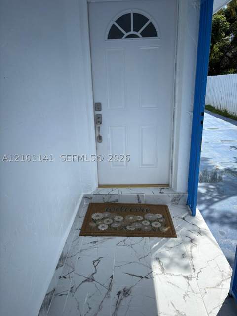 164 NE 169th St, North Miami Beach FL - photo 6 of 25