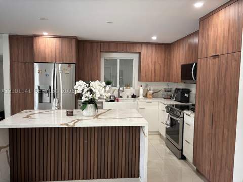 164 NE 169th St, North Miami Beach FL - photo 8 of 25