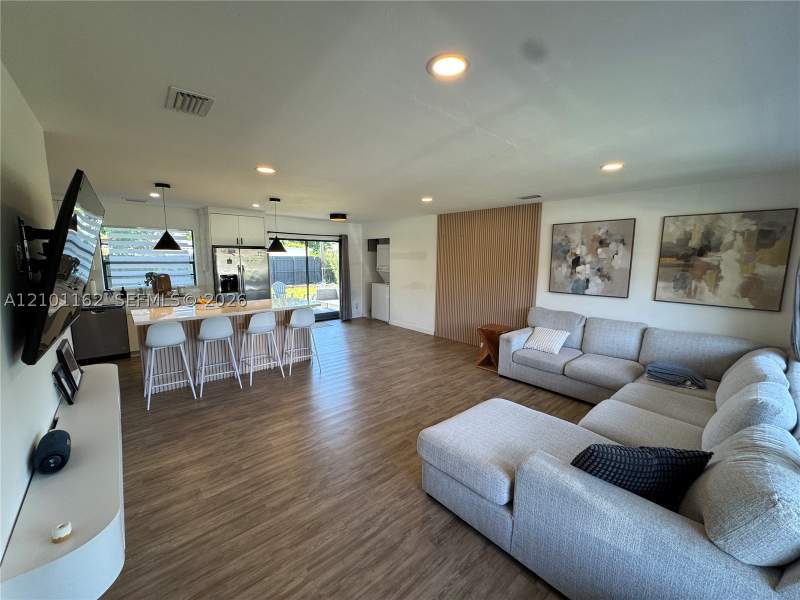 3 bedroom SingleFamilyResidence at 9840 SW 166th St, Fairway Park Sec 2, Miami — photo 5