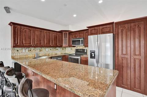 8741 NW 141st Ter, Miami Lakes FL - photo 10 of 39