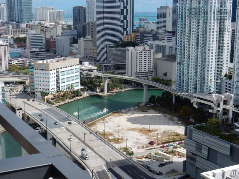 2 bedroom Condominium at 88 SW 7th St 2703, Rise Condo, Miami — photo 2
