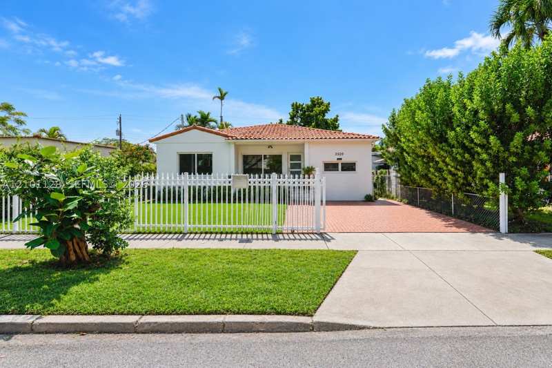 3 bedroom SingleFamilyResidence at 2520 SW 22nd Ter, Silver Bluff Ests-Sec A, Miami — photo 1