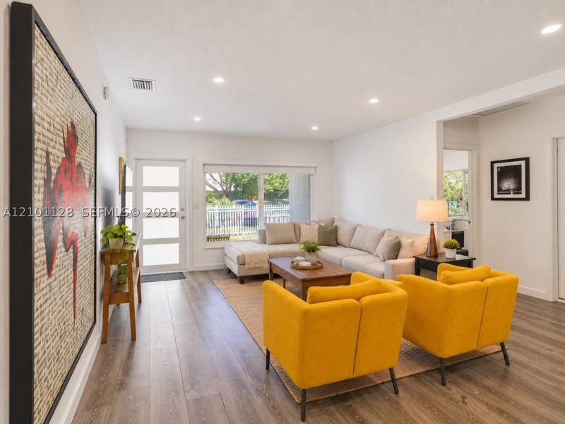 3 bedroom SingleFamilyResidence at 2520 SW 22nd Ter, Silver Bluff Ests-Sec A, Miami — photo 5
