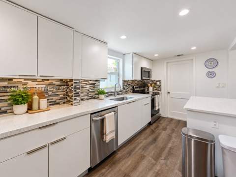 2520 SW 22nd Ter, Miami FL - photo 8 of 25