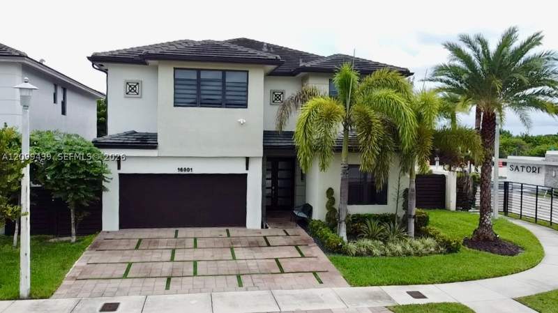 5 bedroom SingleFamilyResidence at 16001 NW 87th Ct, Dunnwoody Lake, Miami Lakes — photo 2