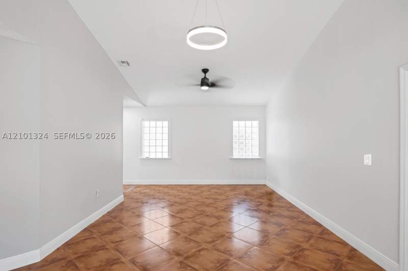 3 bedroom SingleFamilyResidence at 14613 SW 155th Pl, Oak Creek, Miami — photo 3