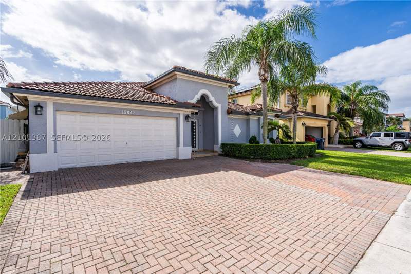 4 bedroom SingleFamilyResidence at 15822 SW 140th St, Milon Venture, Miami — photo 3