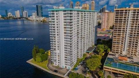1 bedroom Condominium at 301 174th St 1105, Winston Towers 500 Condo, Sunny Isles Beach — photo 3