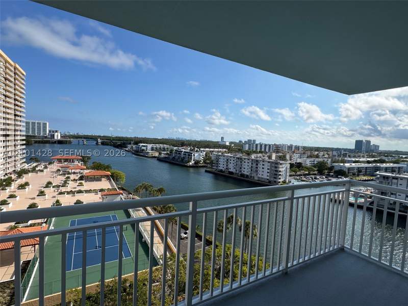 1 bedroom Condominium at 301 174th St 1105, Winston Towers 500 Condo, Sunny Isles Beach — photo 5