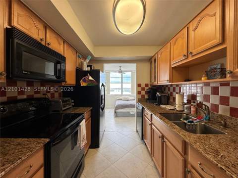 301 174th St 1105, Sunny Isles Beach FL - photo 8 of 25