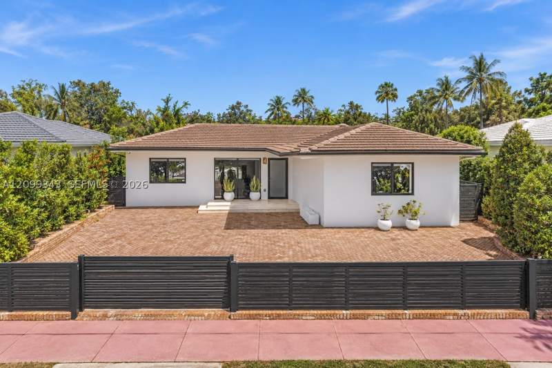 3 bedroom SingleFamilyResidence at 797 S Shore Dr, Normandy Golf Course, Miami Beach — photo 3